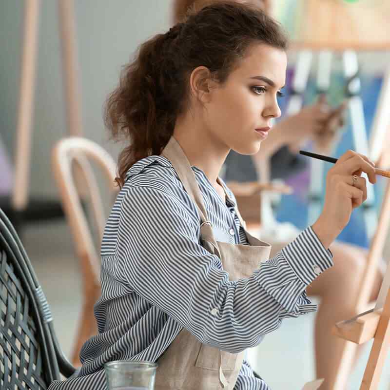 Clases de pintura y dibujo en el estudio